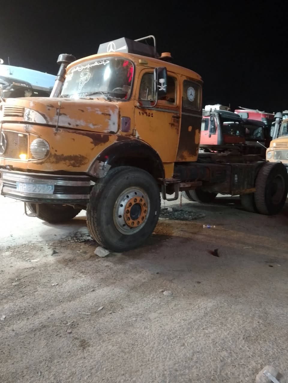 السلام عليكم عجمه للبيع موديل 92 السياره جاهزه نساف السعر دفتر 65 وبيها مجال شويه‏‪***********‬‏
