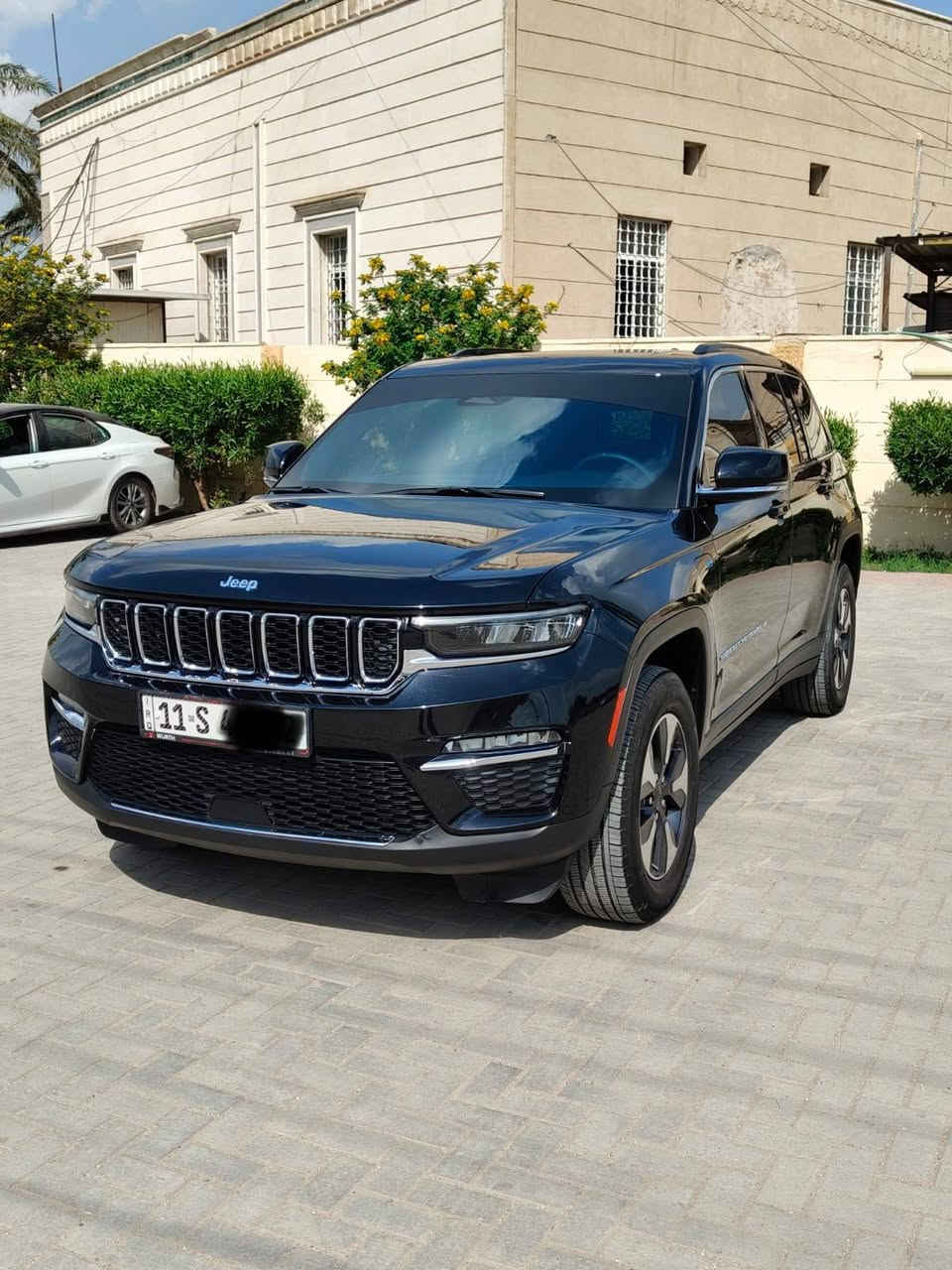 جيب كراند شيروكي 4xe موديل 2024
ماشية 23 الف ميل
مواصفات فول 1/1 
سنوية جديدة تنتهي 2031
رقم بغداد
كير ومحرك مكفول السيارة جديدة من الداخل والخارج 
ضررها موضح بلصور
للبيع فقط وليس مراوس
سعرها 33000
مكان السيارة بغداد الغزالية 
رقم التلفون ***********
الضرر فقط موضح بلصور 
صبغ فقط على كد ضربة الصندوق صور الحادث موجودة بلمنشور
العنوان بغداد الكرخ
