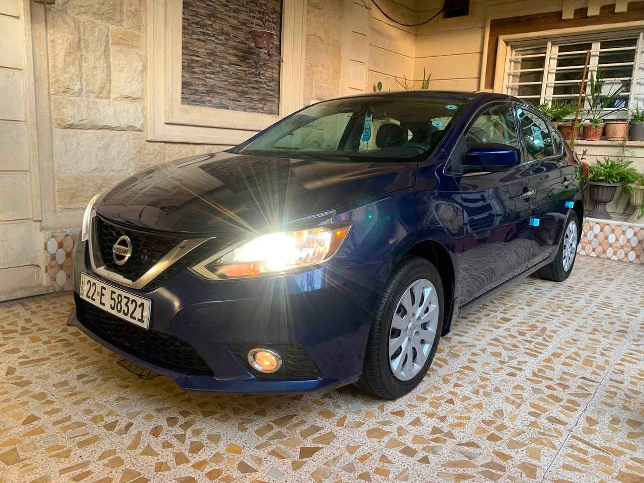 نيسان سنترا                       
NISSAN SENTRA 2017 امريكي 
مكينه 18
كير اوتوماتيك.
ماشية 97 
اربع جام كهرب.
اربع اطارات جديدة .
تحكم ستيرن جهتين.
تحديد سرعة .
نظام رياضي وعادي.
 نظام مانع انزلاق 
نظام ايكو  ECO.
بلوتوث Bluetooth .
ايرباك راجع سستم.
ارضيات وفرشة صندوق اصلي  ومختوم سنترا…
رقم اربيل الجديد والشرعي بالموصل .. السيارة جديدة بدون ملاحظات…ضررها طخة خفيفة من الامام وفقط بوند صبغ بدون معجون.. مكينة مامفتوحة وكير وتبريد وطخم وكهربائيات كلها مكفولة  … السيارة بلادية وجديدة .. السعر النهائي 98 للاستفسار ***********
