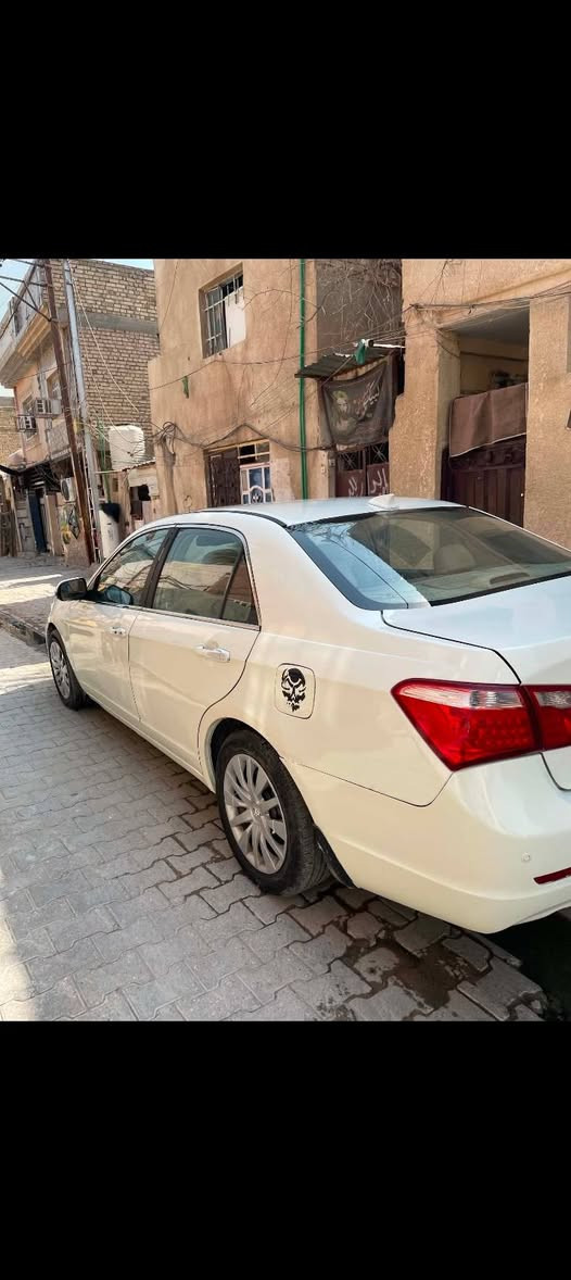 السلام عليكم بيوايدي للبيع اف سفن سياره فول اوتماتيك موديل 2014 كير محرك جدد تبريد ثلج سياره جاهزه كل نقص مابيها سياره باسمي تحويل ثاني يوم السعر 49بيهه مجال بسيط العنوان بغداد ساحه اللقاء الاتصال الرقم ***********
