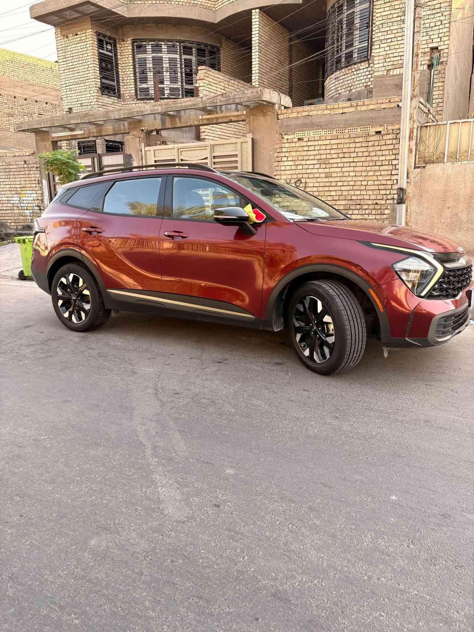 السلام عليكم سبورتج للبيع وراد امريكي حادث فقط صندوك الخلفي سياره فول مواصفات فء اكس لاين شاشه متصله كشنات تتفءه صندوك كهرباء مكان سياره بغداد طالبيه قرب مطعم حبايبنا رقم الهاتف *********** سعر 245 وبيه مجال للطبين
