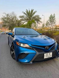 كامري SE 2020 محرك 4 سلندر 2500 كشن رياضي جلد مخمل شاشة وسطية كامرا خل...