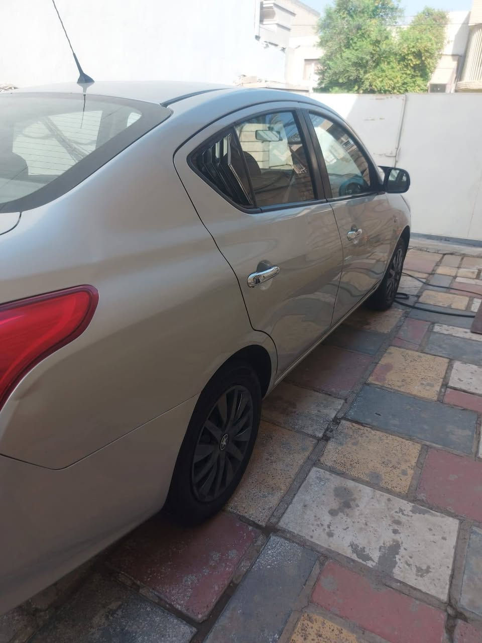 السلام عليكم ورحمة الله وبركاته 
نيسان سني هندي 
موديل 2023
العنوان بغداد زيونة 
للتواصل ***********9
السعر 110$
