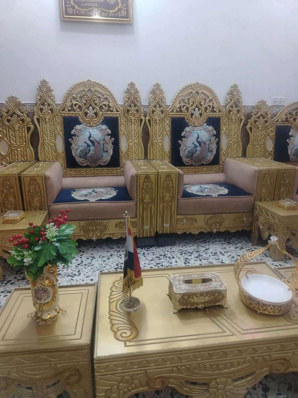 ديوان شغل حطاطه ضخم  22مقعد5طبلات 4 صغاروحده كبيره اخو الجديد 
السعر مليون و٦٠٠
العنوان التأميم قادسيه الثانيه
الشراي يتفضل على الخاص لطفاً 
مندوبة اغراض الي عنده اغراض يريد يبيعها يدزلي عالخاص أبيعها لكم بعمولة مناسبة
