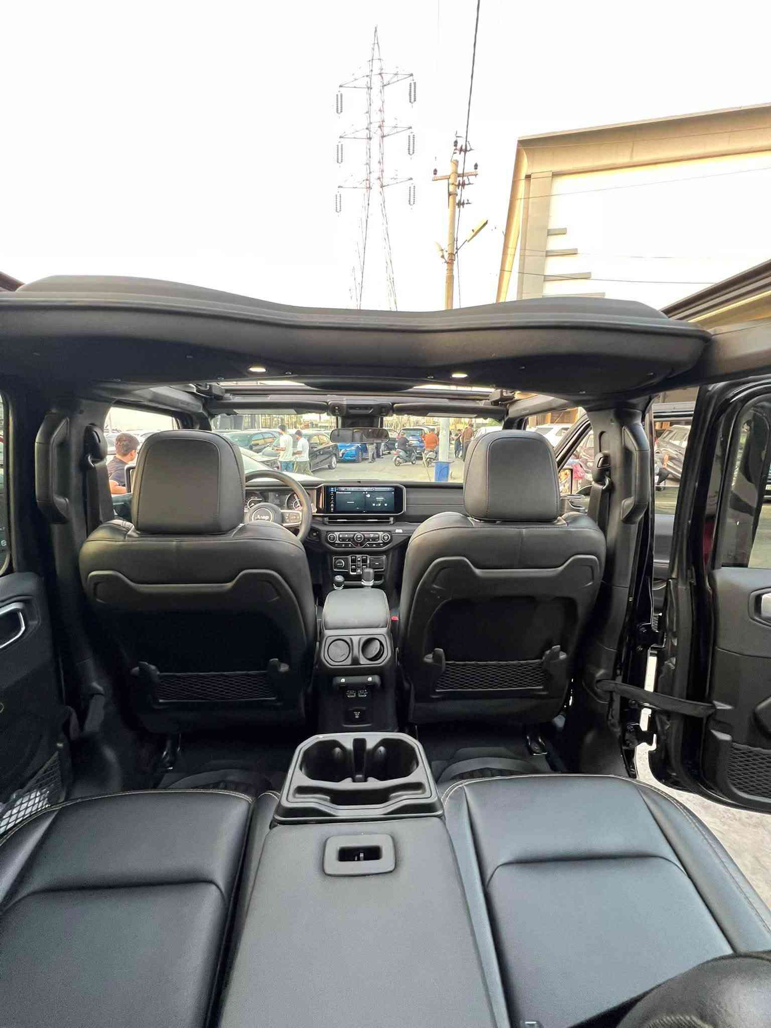Jeep Wrangler 2024 v6
*********** WhatsApp
