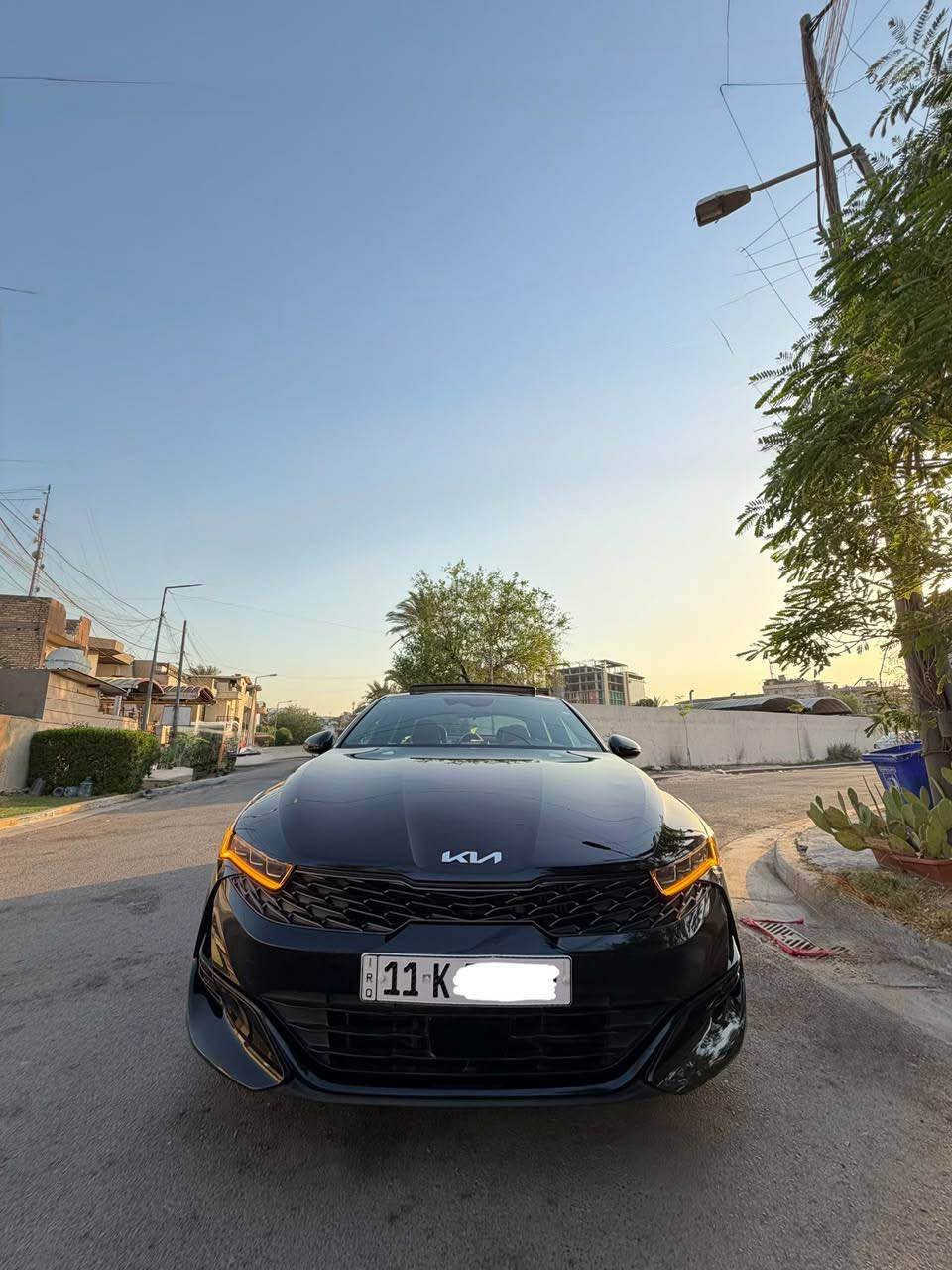 KIA K5 GT LINE 2024 
كيا k5 2024 جيتي لاين فول 1/1 بغداد 
ماشية 14 الف فقط حقيقي 
رقم بغداد الجديد 
محرك وكير وصدر وكلشي بحاله الشركة جديد جدا أخت الزيرو ناعمه جدا جدا 
حادثها بنيد وأجتي صفحة السايق مصبوغه من امريكا 
حوض قماره مكفولات . 
اني الي رقمتها باسمي وأول شخص من اجتي للليوم 
كل الصيانه الدورية والدهون والفلاتر من الحسام  
السعر 152 وبيها مجال لليشتري 
الي يدور سياره جديدة وماشية قليل 
للتذكير السيارة ماشية 14 الف فقط لا تقارنها بالي مشتغلات تكسي 
مكان السياره بغداد منصور 
للاستفسار : *********** 

رقم الشاصي : 5XXG64J24RG266170 بغداد, العراق
