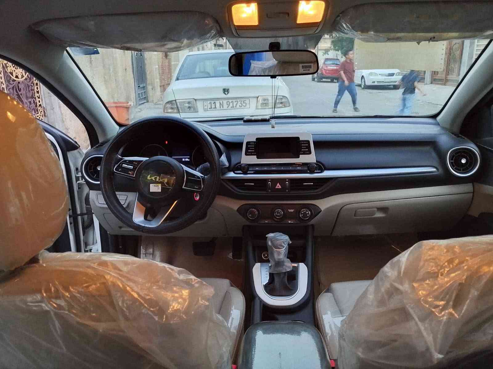 السلام عليكم 
سيراتو موديل 2024 بغداد بأسمي جديدة بمعنى الكلمة 

مكينة الف ٦٠٠ مدوشمة  ، تخم تاير ، ماشية 36 ، استخدام شخصي مامتعوبة السيارة 
بيها بس بارد وتكحيل بسيط واضح بالسونار 

للاستفسار اكثر 

‭***********‬
مامتواجد عل فيس
