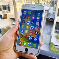 آيفون ٨ بلس • ذاكرة ٦٤ • بطارية ٧٥%