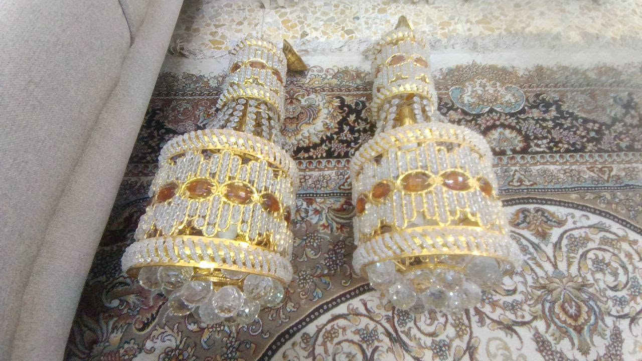 السلام عليكم ورحمه الله وبركاته 
ثريات مثل ما موضح بالصورة جدد كاملات 
ضامهن وشغالات 
***********
