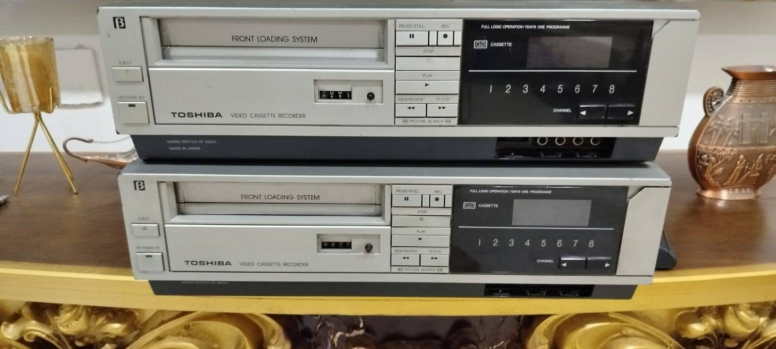 جهاز فيديو كاسيت صغير بيتماكس عدد 2
نص كاسيت 
شغالىونظيف جدا بس الصوت يطلع ضعيف 
للحجز والاستفسار مراسلة الصفحه 
وأخوه توصله كهرباء بس ما ياخذ كاسيت
