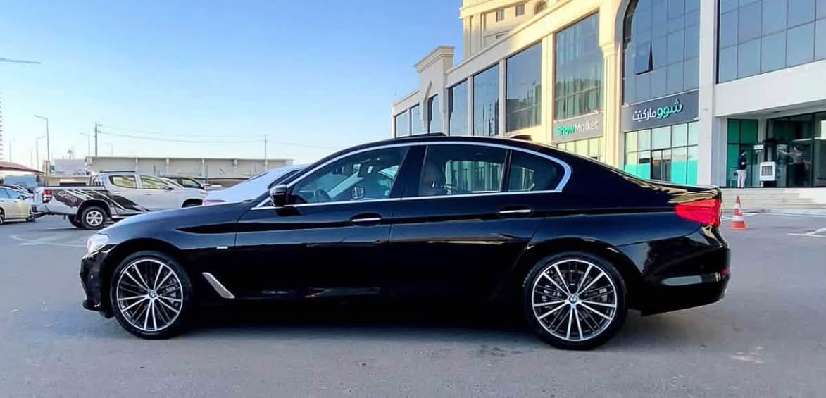 بيع فقط

السلام عليكم BMW حجم 530 لكجري  وكالة خليجي مديل 2017 فول مواصفات 
 فتحت سقف 
اناره داخليه 12 لون 
رادار وحساسات خلفيه واماميه
 مري شفط 
اطفاء اوتو بالازدحام 
هاند بريك بصمه 
قيادة 3 انظمه
شفتات تربترونك 
ماوس تحكمات  
بردات 
شاشه لمس وتقلب وترفع الصوت بالاشاره 
تحكمات استيرن فول 
انارة ترحيب 
كراسي جلد وكهرباء 
لايت عدسات ولد نهاري 
نظام تشغيل البصمه 
هواي مواصفات 
بيها وماكو لا كلوب ولاعطل ولامسج     

السياره صارت بيها طخه رجع عليها ابو بيكم وهيه واكفه وضربها خشم البنيد فقط انصبغ على كد الطخه مبين الصبغ  بدون داخل وصورة الضربه عندي وبيها سونارات 2  
وبيها بارد بالهلال مال جاملق الخلفي ممبين 

مبيها كل نقص  السياره ميحتاج لها غير صبغ الدعاميه الاماميه فقط لن مشخطه 

رقم اربيل السياره شرط تراي ل اربيل 

مكانها بغداد السيديه 

سعرها (((((((((((((((((((((.   225       )))))))))))

للاستفسار متواجد عام ووتساب *********** ابو يوسف
