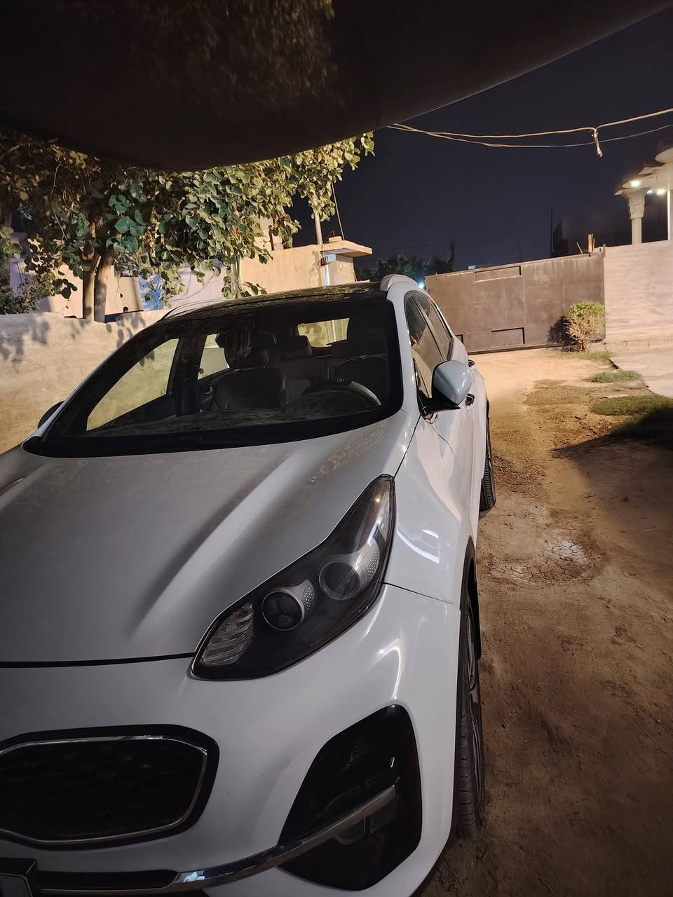 كيا سبورتج للبيع خليجيه فول مواصفات بيه بارد بيه سونار واذا تحب تفحص ١٧٥ وبيه مجال ٢٠١٧  اتصال ***********
