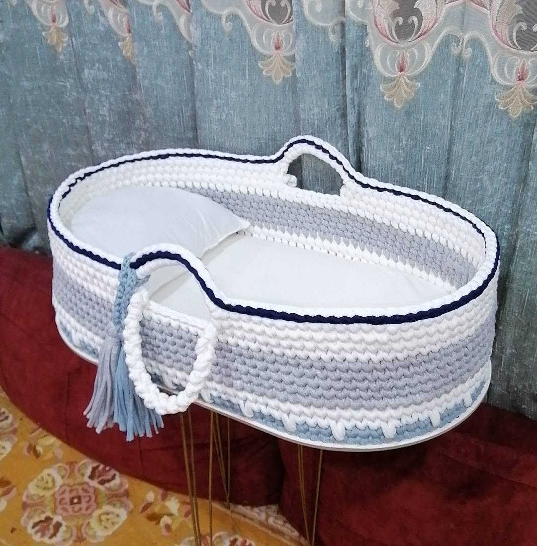 شتاء هالسنة غير ويا شغلنا اليدوي الدافي 🧶✨
سيتات بيبي بأحلى الألوان وأجمل التفاصيل 😍
دفاها من إيدينا وحلاها من اختياركم ❤️
🎀 شغل يدوي بحب وعناية
📩 الحجز مفتوح من هسه والطلبات حسب الدور
يجيكم ويه سرير فراش ومخده وسلة للأدوات بيبي وافر حديث ولادة هدية
كول هاي ٦٥ الف الجنطه عليه ١٥ 😍🌹 
توصيل بغداد ٥ محافظات ٦
للحجز والاستفسار مراسله
*********** واتس اب
