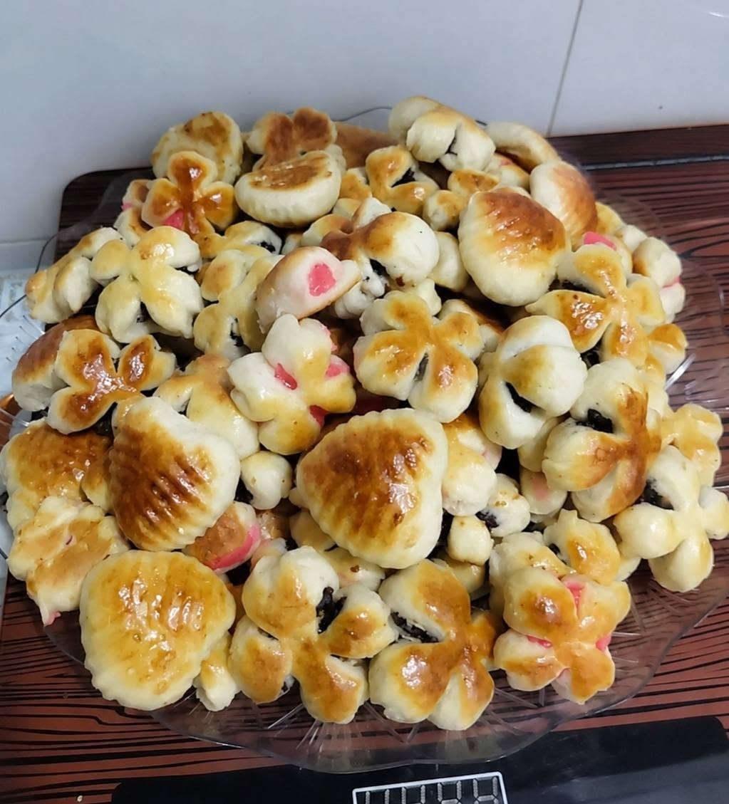 متوفر كيك  ومعجنات لجميع المناسبات🍰🍰
حسب طلب الزبون للحجز والاستفسار مراسله ع خاص 
يوجد خدمه توصيل العنوان بعقوبه الرحمة🚘 

‏‪***********‬‏
