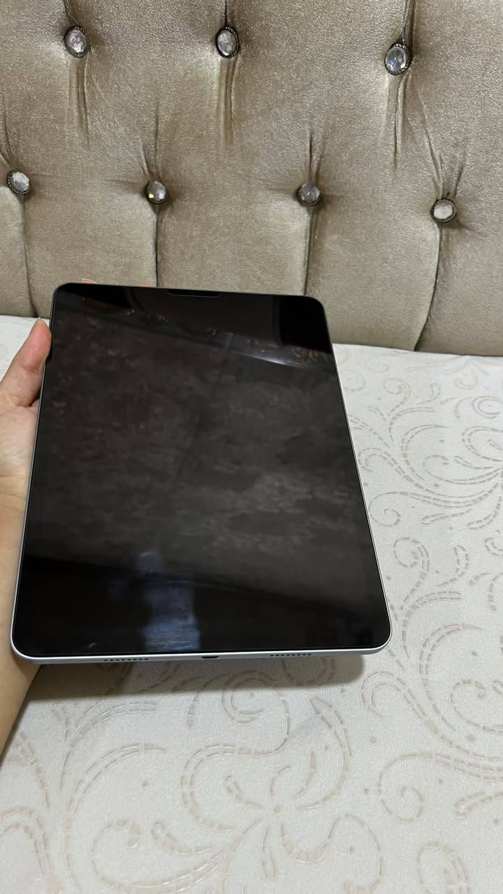 ايباد m2 11 نضيف خدش مابي سعر 800 مكاني بصرة رقمي متواجد بس واتساب ***********
