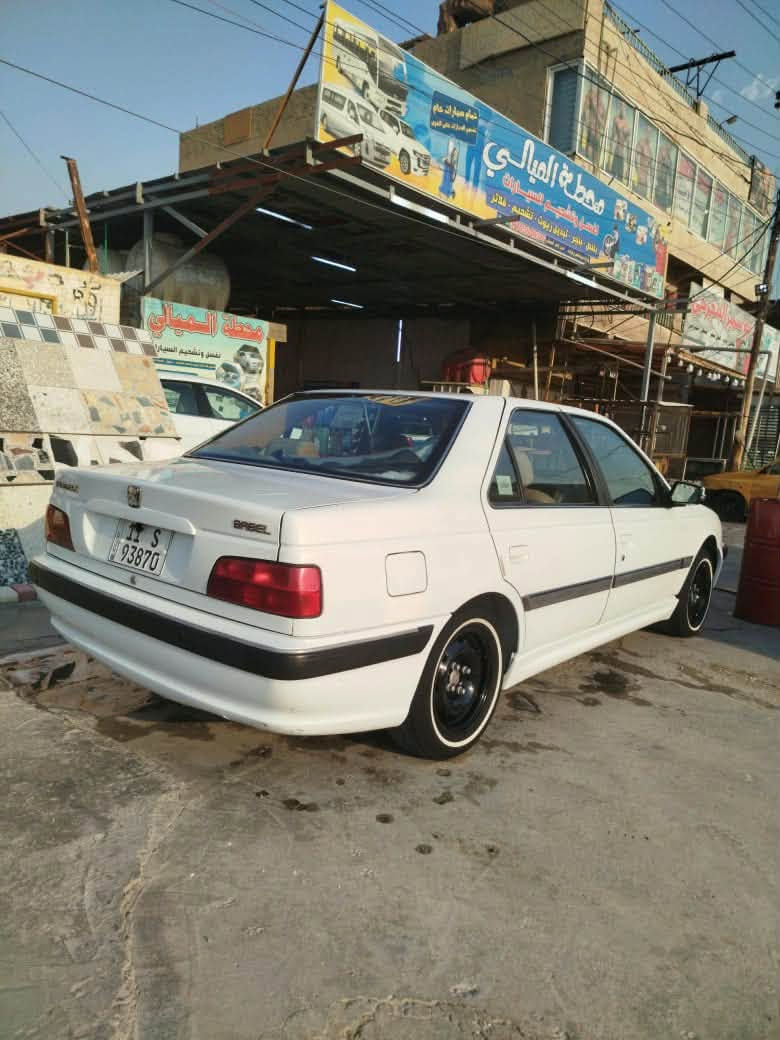 السلام عليكم عندي بيجو بارص 22باسمي مكينه كير خير من الله تبريد شغال بس منقص غاز برودته مو قويه بيها ضربه صغيره بلبنيد ومعمره وطخه خفيفه بخشم جاملغ يرادلتها تكحيل وبجاملغ الخلفي رصعه صغيره معمره ولباقي مكفول عارضها70 وبيها مجال مكان بغداد رقم الهاتف ***********
