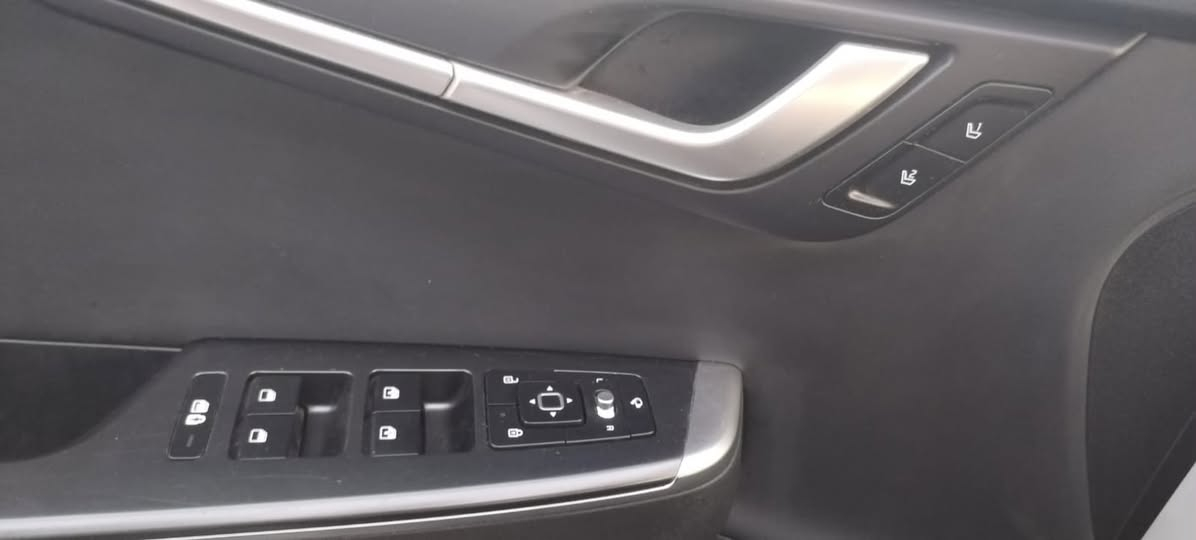 السلام عليكم ورحمة الله
Kia Ev6 wind 2024 

كيا كهرباء بالكامل 

تمشي اكثر من 600 كيلو 

فول مواصفات ماعدا الفتحه 

بطاريه 77 كيلو واط 

وياها شاحنه 48 امبير 

ضررها تبديل بنيد نفس اللون 

بدون صبغ 

رقم اربيل باسمي 

ماشيه 26 

جاهزه من كلشي بدون اي نقص

190 وبيها مجال بسيط 

***********

***********
