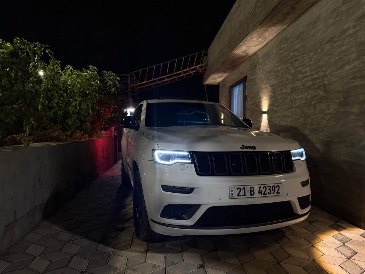 Jeep grand Cherokee S 2020  
موسفات خلیجی 
فول موسفات .93000Kmحەقیقی ڕۆشتەوە .سەنەوی تا 2031 تازەی . یەکە پەڵە کارتی هەیە . سەیارە کە بێ تەقەوە ڕەقە یەکە دینار مەسرفی تیانیە ٤تایەی تازەی بۆ کڕاوە . 4 مۆدی لێخوڕین . دەبڵە ئەکسل . مەکینە V6 3.6 . سەقف پانۆراما سندوق کارەبا …….
نرخی 325 مجال
شوێن سلێمانی 
ڕەقەم *********** السليمانية, العراق
