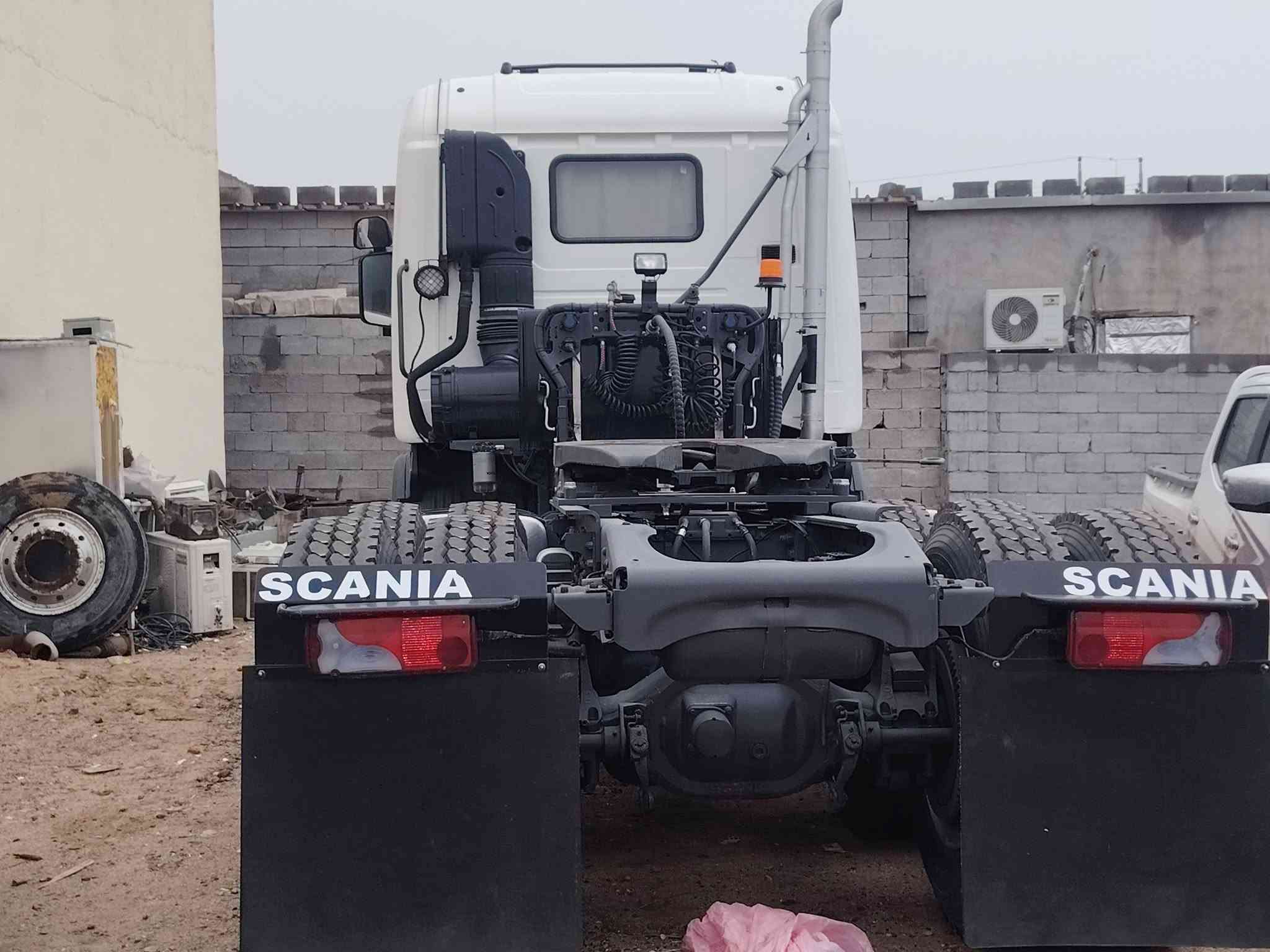 البيع شيراوي الفين15 كير عادي مكينه 460G سياره جديده بمعنى الكلمة كفال عامه  طخم تاير راس و عربانه باوان الفين 2018 منفيس ***********

نص مكتوب في الصور:
- HONOR X9c