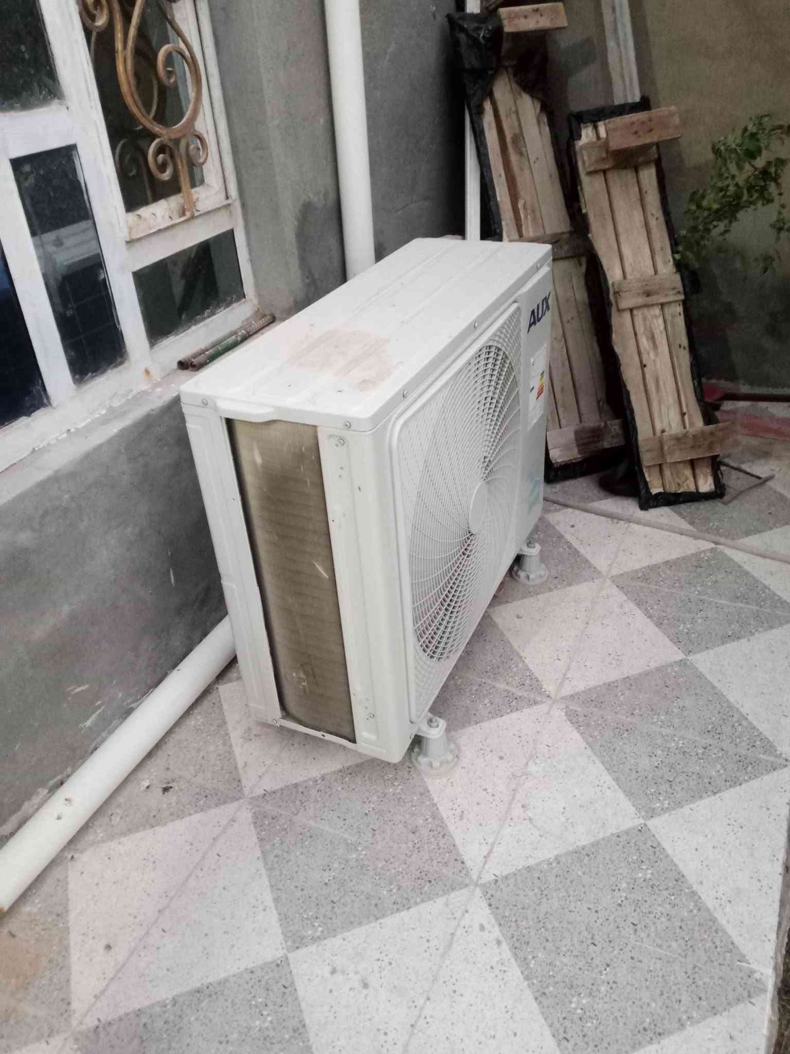 سبلت كنتوري للبيع 2 طن جديد ونظيف مستخدم سنه لا مصلح ولا شي يبرد ثلج وخير من الله الاتصال على الرقم *********** أو تفضل على الخاص
