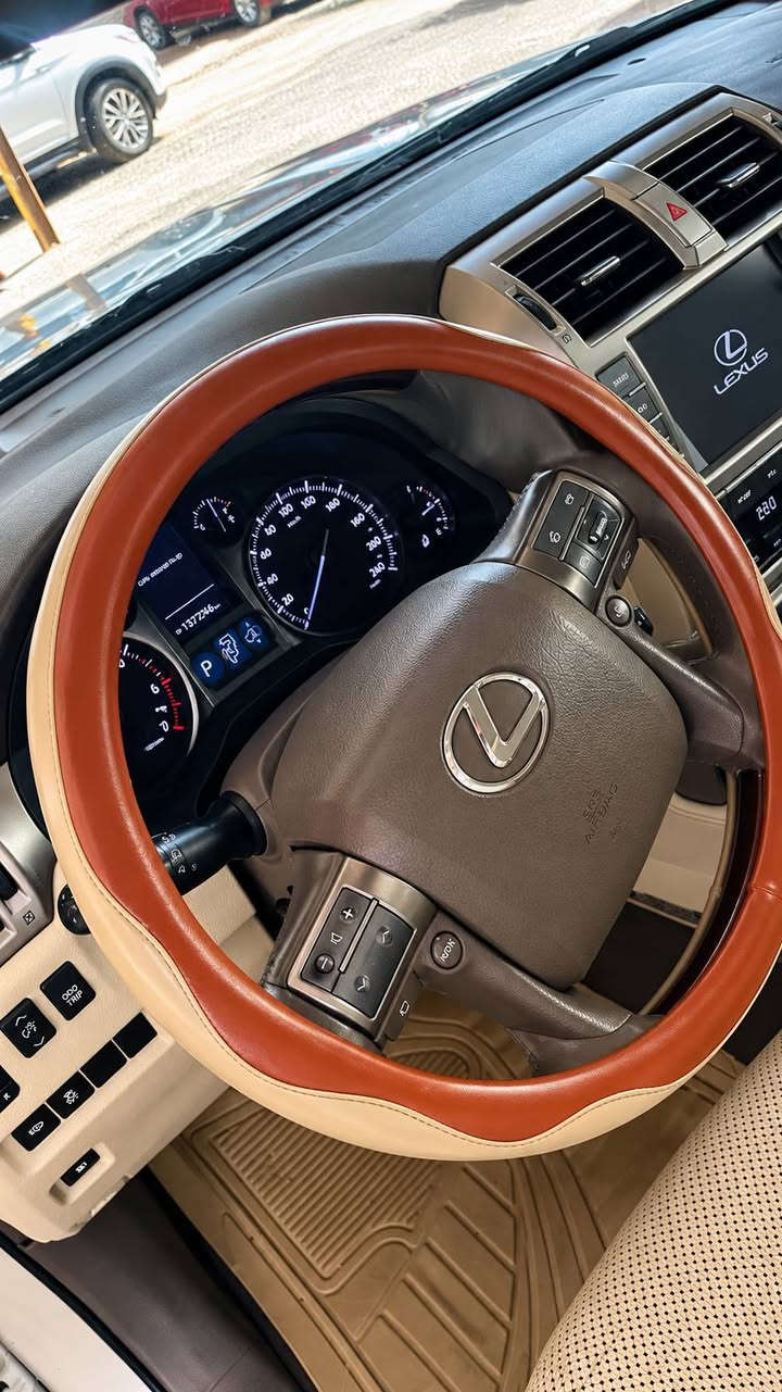 لكزس GX 460 موديل 2013 — V8 🤍
🔥 للبيع | نظافة ومواصفات مميزة
🚘 الموديل: 2013
🎨 اللون: أبيض
⚙️ المحرك: V8 — 4.6 لتر
💪 القوة: 301 حصان
🔄 الجير: أوتوماتيك 6 سرعات
🛞 الدفع: رباعي 4WD
👨‍👩‍👧‍👦 7 ركاب
📍 الممشى: 137 ألف كم
⛽ سعة التانكي: 87 لتر تقريباً
🛞 جنط: 18 إنچ
📷 كاميرا خلفية
❄️ تكييف أوتوماتيك
🔑 تشغيل بصمة/زر
🛋️ داخلية جلد
🌙 فتحة سقف

للاستفسار 
***********
