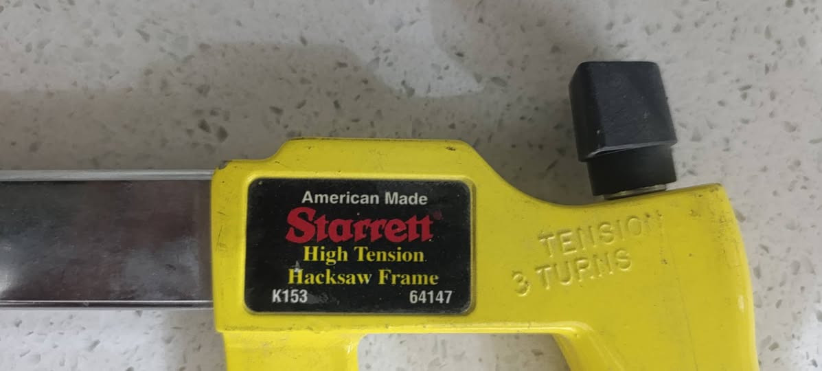 تُظهر الصورة جزءاً من إطار منشار حديد عالي الشد (High Tension Hacksaw Frame) من شركة Starrett الأمريكية، الطراز K153 برقم الكتالوج 64147.
معلومات عن الأداة:
• العلامة التجارية: ستاريت (Starrett) الأمريكية الصنع.
• النوع: إطار منشار حديد ذو شد عالي لضمان استقامة وقوة القطع.
• حالة الطراز: يُعد هذا الطراز (K153) متوقفاً رسمياً من الشركة المصنعة، وتوفر الشركة الطراز K145 كبديل مباشر له.
• تعليمات الشد: يظهر على الإطار توجيه لتدوير صامولة الشد (3 لفات - 3 Turns) للوصول إلى مستوى الشد المناسب للنصل.
إذا كنت تريد معرفة طريقة تركيب النصل وضبط الشد الصحيح أو البحث عن نصل بديل مناسب،
عدد 2قطعة 
السعر 50دولار
