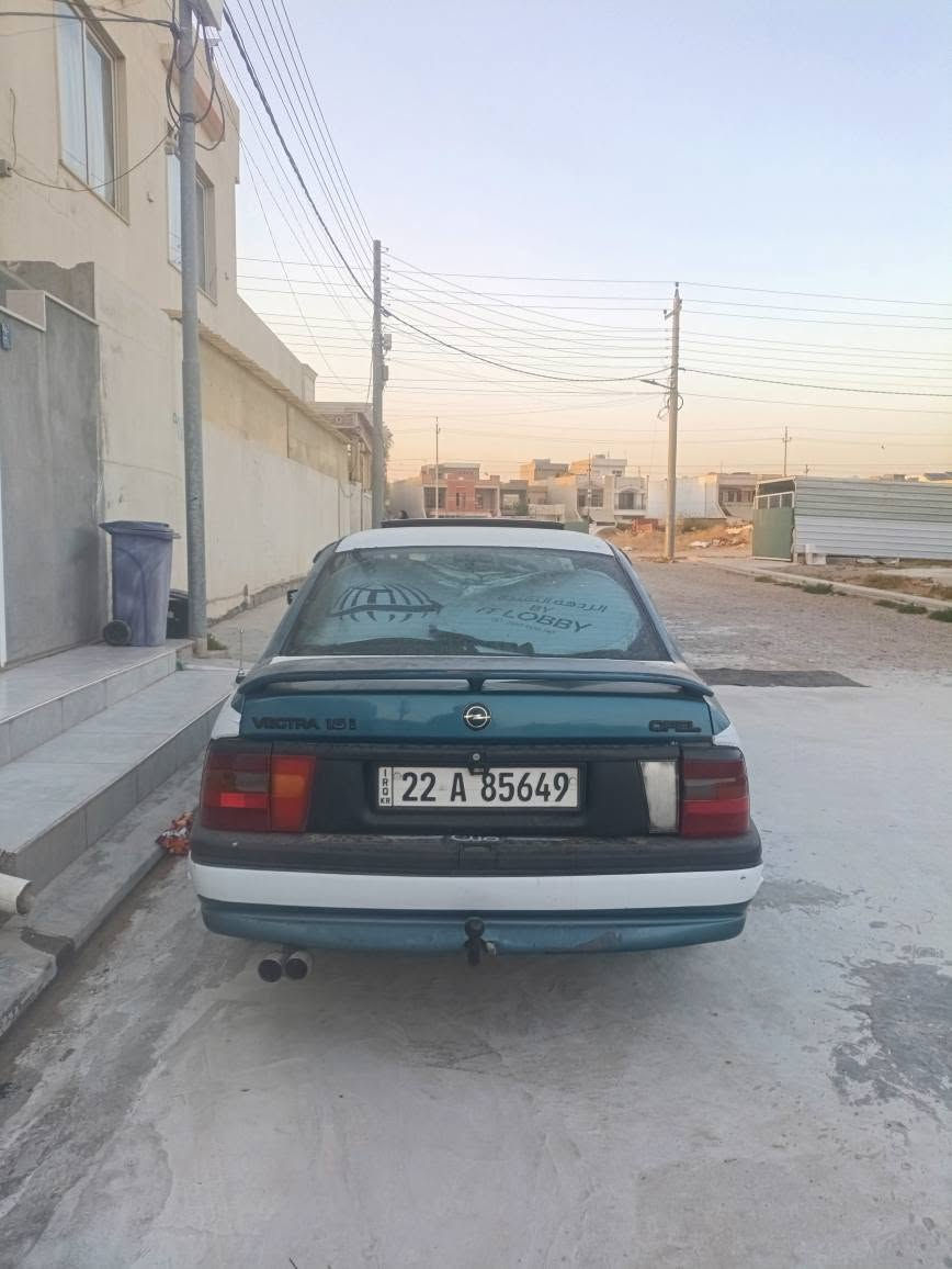 ڤیترا مۆدێل 1993مەکینە18 گێر تۆماتیک سیارکە بەناوی خۆمە هەزەو سەنەوی تازە نوێم کردیتەوە کلاوسەقڤی گۆراوە نرخی 35وەرقە ژم(***********) أربيل, العراق
