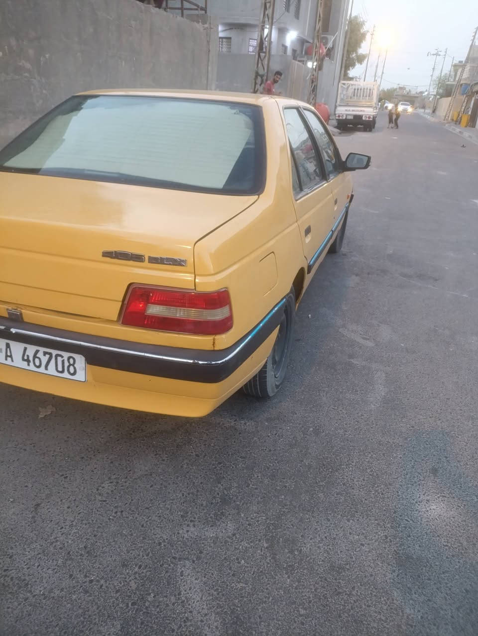 بيجو 405 موديل 12سياره جديده باسمي سنويه وارقام جدد انكليزي سياره جاهزه فقط نقص كمبريسر تبريد السعر 26ورقه وبيه مجال اتصال *********** اتصال او واتساب
