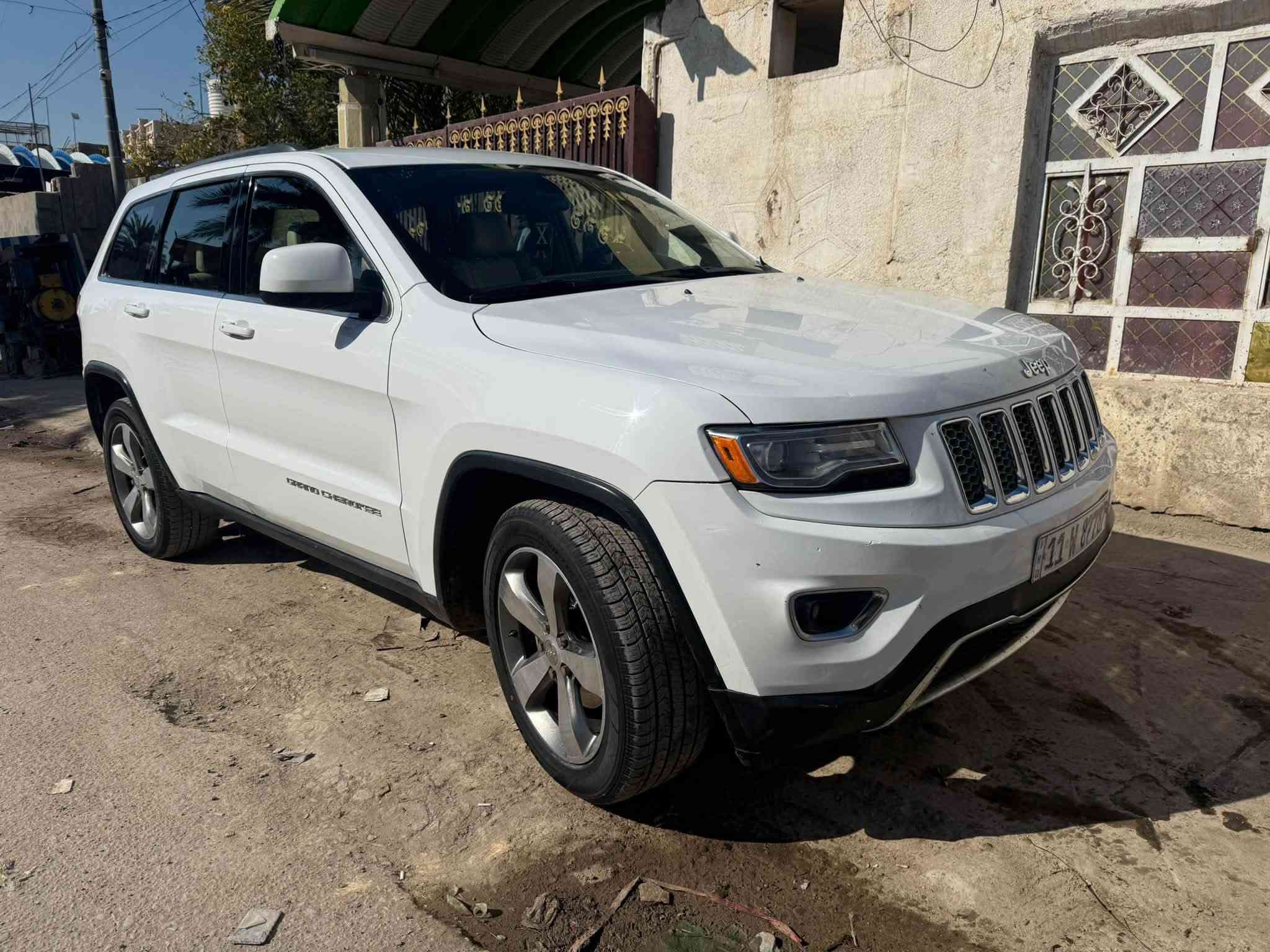 جيب ٢٠١٤ لاريدو وارد امريكي 
السونار مرفق بالمنشور 
مواصفاتها نص فوول 
رقم بغداد الجديد 
مكانها بابل جبلة 
***********
