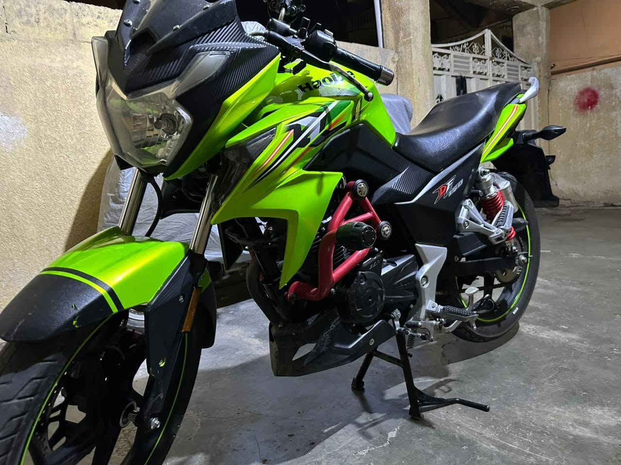 هاوجي دي اف موديل 23 مسجل سنويه بس بدون لوحات 
سعر 19
***********
