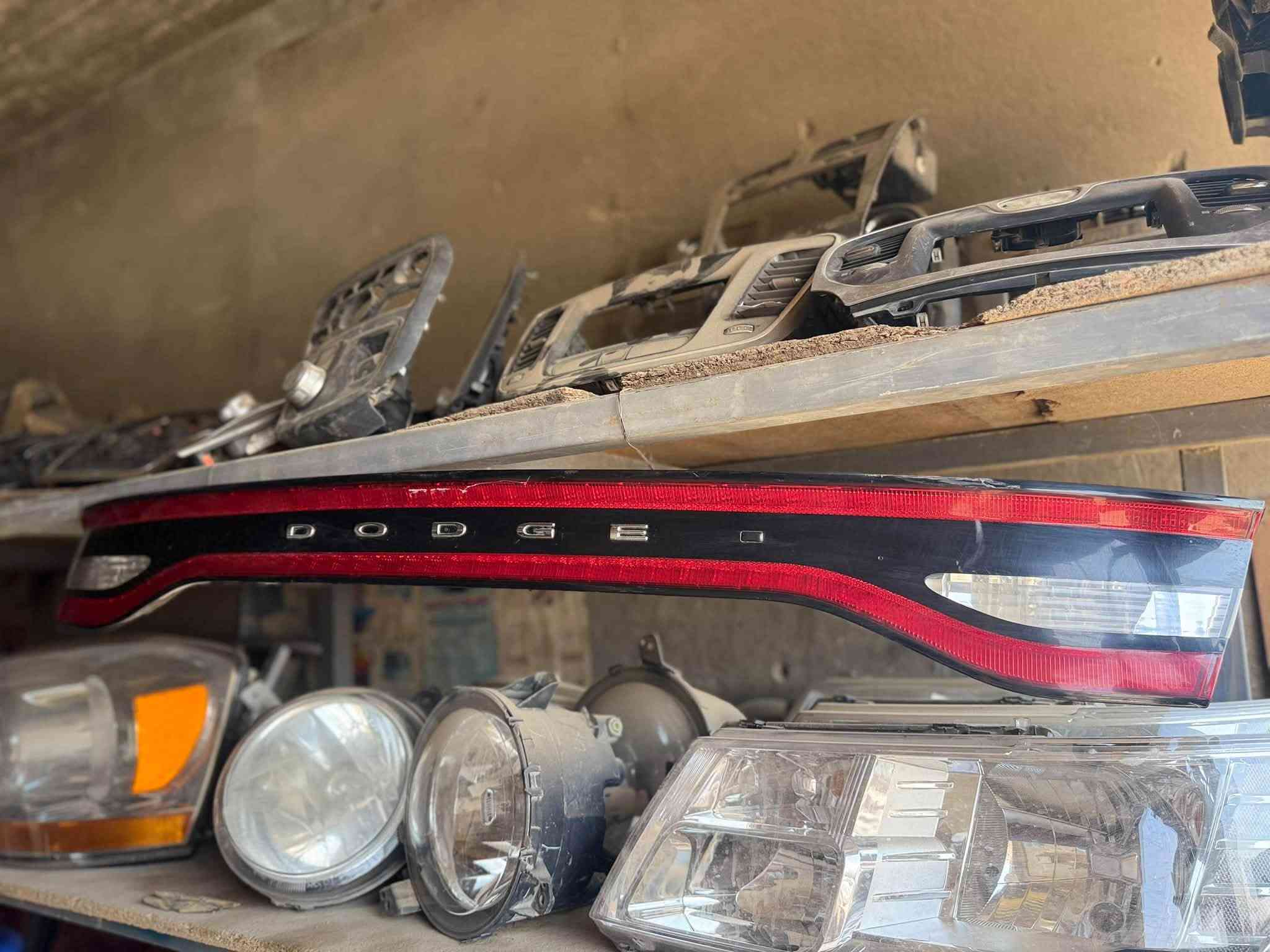 السلام عليكم 
شاشه دارت 
بك لايت زوج 
مسطره 
الغراض مال سياره فول مواصفات 
كلشي وسعره واذا جمله يعني كلهن اتساهلك بيهن 
ذي قار حي الصناعي البلوك الرابع
 (موجود عندي توصيل كافه محافظات العراق) 
***********
