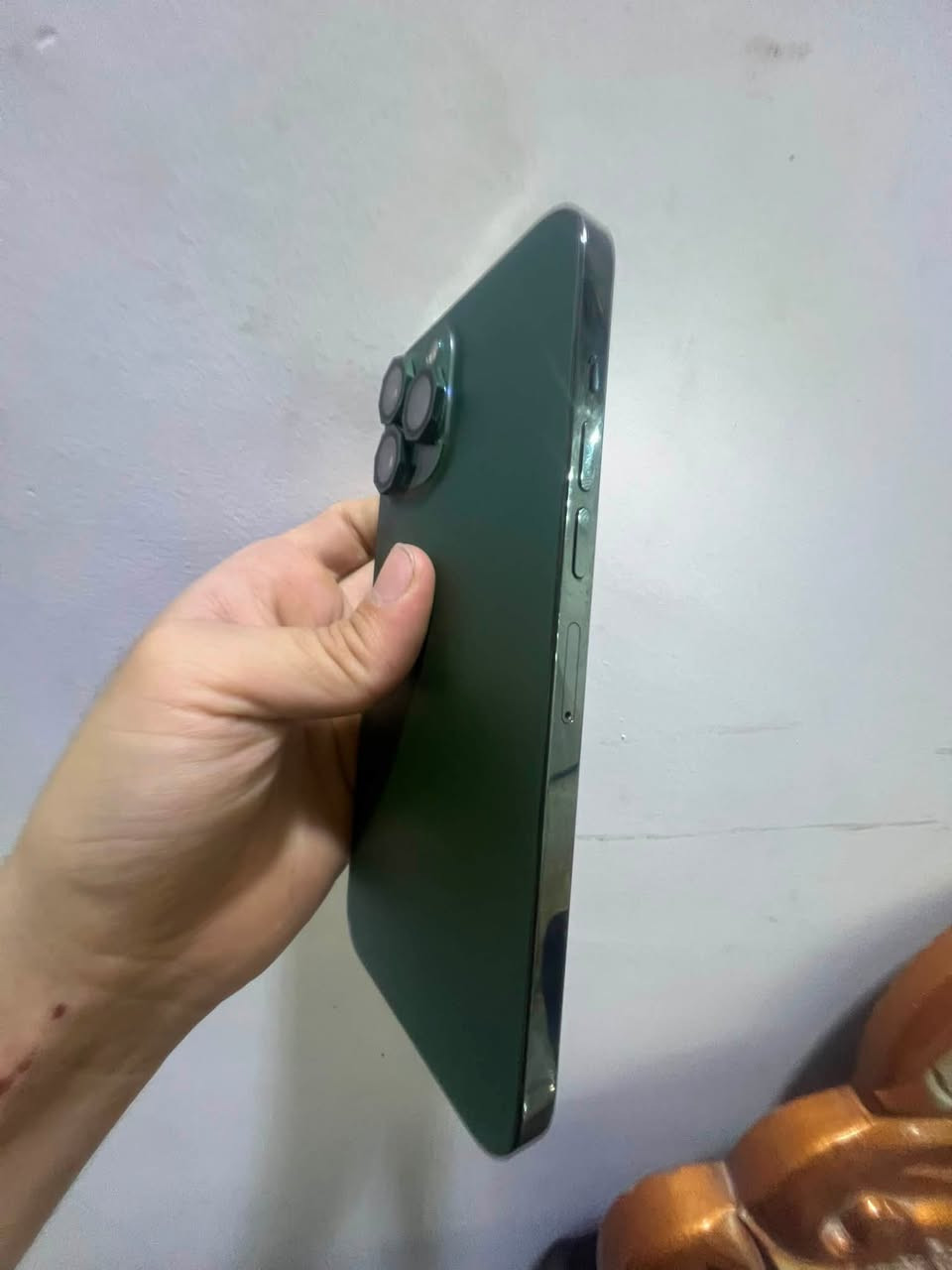 13 برو ماكس للبيع 
ذاكرة 256
بطارية84 🔋 
مكفول (وتر بروڤ مامفتوح)
لون:زيتوني 
ملحقات/بي عدسات حماية مال كامرة ولزكة مال حماية 
السعر:675 وبي مجال حك الجية
العنوان:بغداد:مصفى الدورة 
للاتصال:***********
موجود توصيل داخل بغداد
