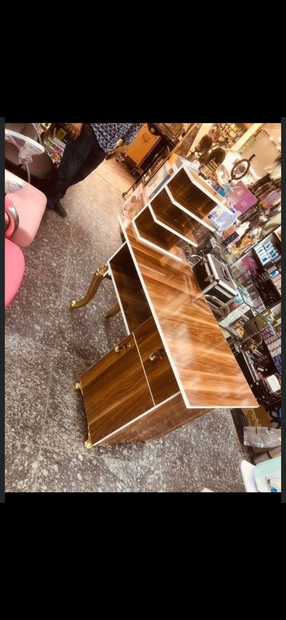 ميز مكتبي • ٣ رفوف • توصيل بغداد