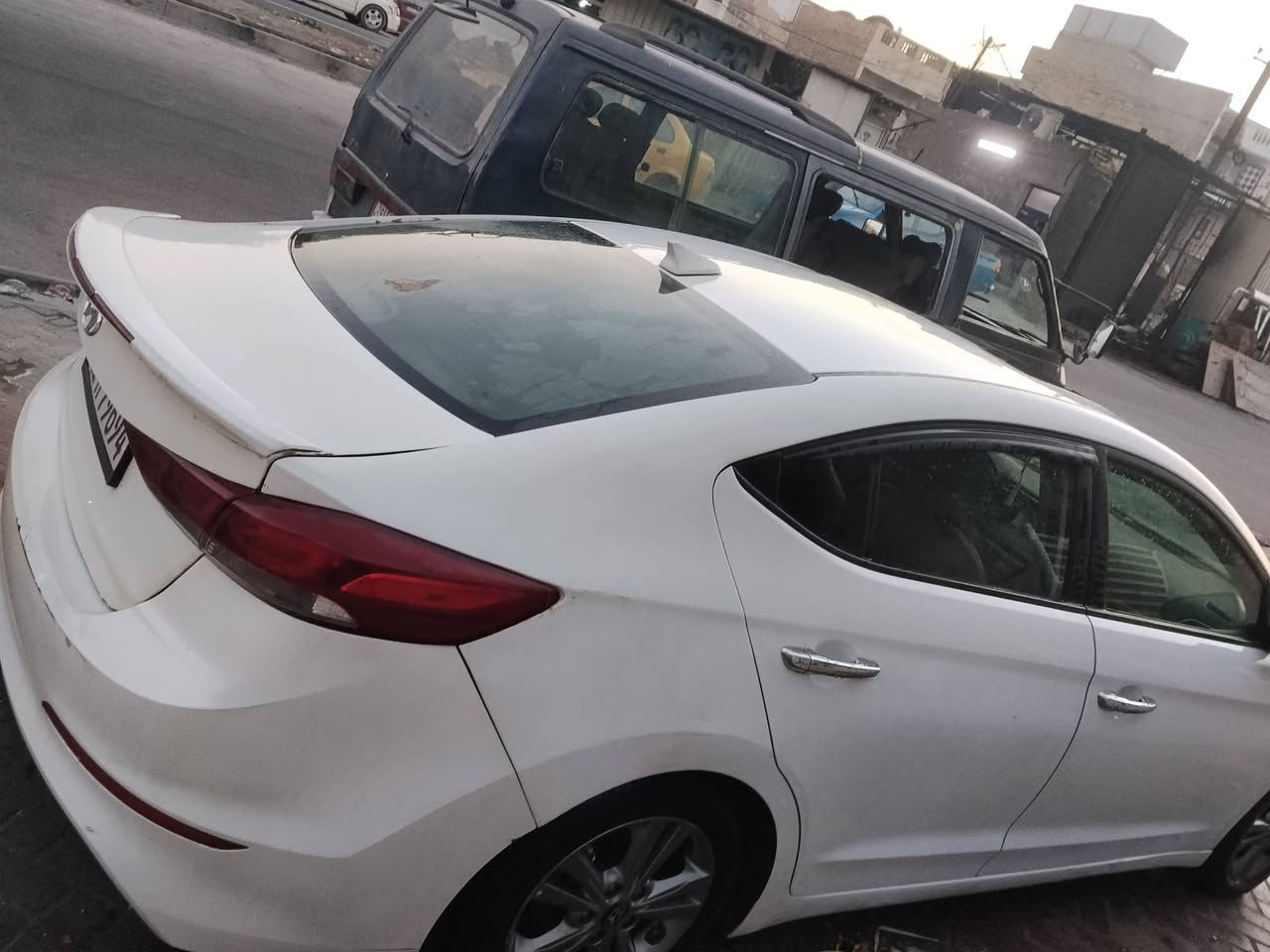 سلام عليكم الانترا موديل 18جاهزة تبريد محرك كير ليبل واحد حادث امريكة جاملغ خلفي صبغ باب خلفي صبغ  فتحة بصمة رادار تحكم ستيرن السعر 120وبية مجال مدينة الصدر ***********
