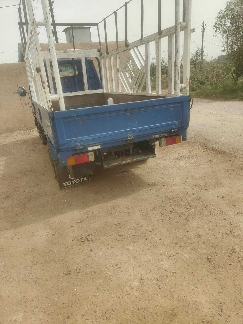 دانيه تيوته مديل ٨٨ محرك B كير مكينه اكسل شاصي كله مكفول سنويه صاقطه رقم دياله مكاني نجف ***********
