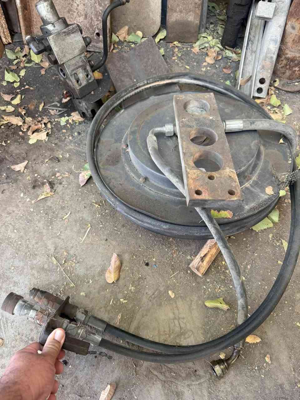 ***********
