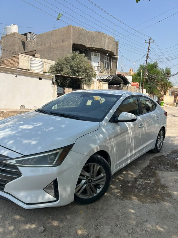 السلام عليكم اخوان النترا
20 أمريكي حادثه فقط بداية بنيد 
وباب وهلال خلفي بعراق بدون دواخل 
تحكمات رادار. شاشه عطلات حداديه 
مكينه الفين دوش سياره ماشيه 80 ميل 
*********** 
117 السعر
