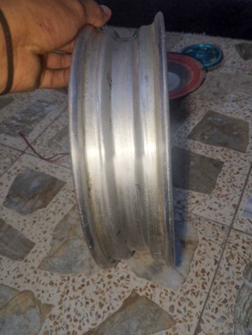 سلام عليكم غراض مال عدله لبيع
ويل 30 
سماعات 25 
قبق فلاوين اصلي 10 
مكاني بغداد شعله 
هاذا رقمي وتساب 
***********
