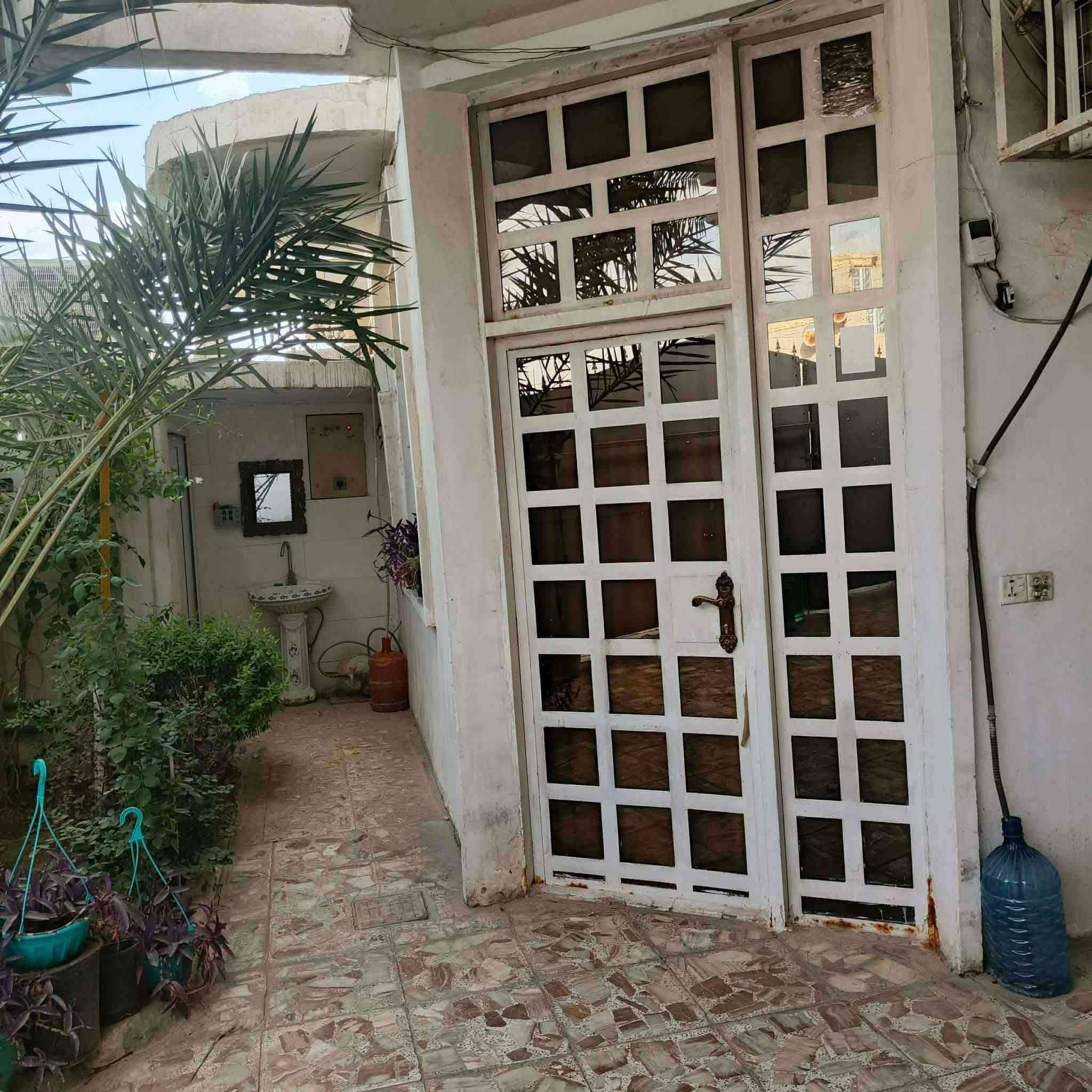 سلام عليكم دار للبيع ٢٠٠متر سند اصفر على قناة فرع مقابيل الجسر الجديد مال لقناة بيت جاهز ونضيف غرفتين نوم واستقبال وكراج وحديقه ومطبخ وفوك غرفه صغيره
للاستفسار اتصال على الرقم 
***********
سلام عليكم دار للبيع ٢٠٠متر سند اصفر على قناة فرع مقابيل الجسر الجديد مال لقناة بيت جاهز ونضيف غرفتين نوم واستقبال وكراج وحديقه ومطبخ وفوك غرفه صغيره

