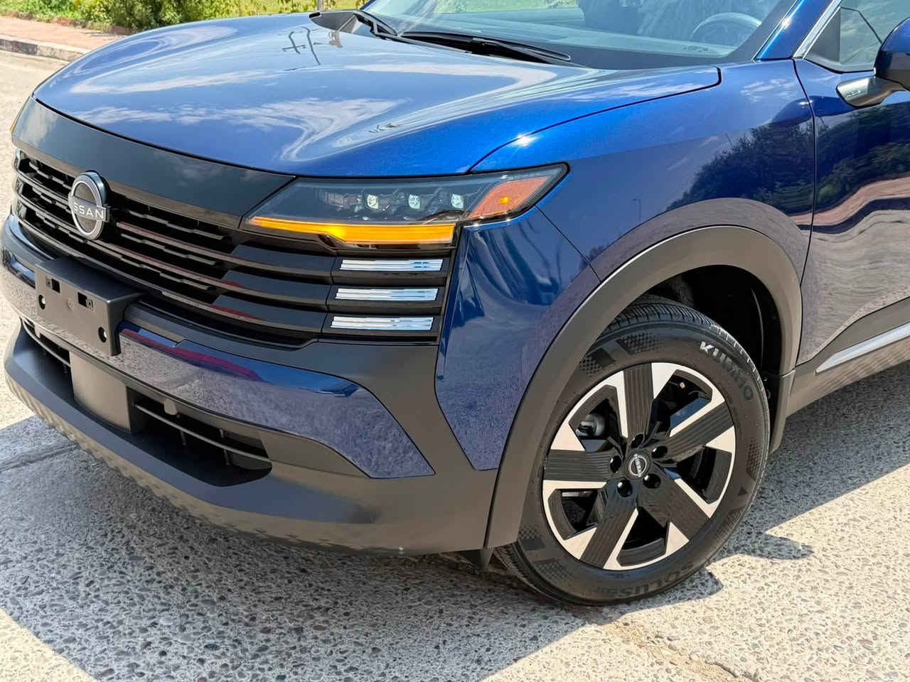 نيسان كيكس SV AWD 2025
أزرق | 4000 ميل | محرك 2.0L
✔️ دبل (AWD)
  ✔️ بانوراما
✔️ بصمة + تشغيل بصمة
✔️ شاشة كبيرة + شاحن لاسلكي
✔️ كاميرات + حساسات + رادارات
✔️ أوضاع قيادة (ECO / NORMAL / SPORT)

🔧 الحالة:
بدون صبغ (PDR بسيط في الجناح الامامي اليمين) 

رقم الشاصي : 3N8AP6CB2SL396779

💰 السعر: 17500 $ 

الرقم: بدون رقم – يترقم في المحافظات الشمالية (كلفة الرقم 1500 $ على المشتري)

📍الموقع : أربيل
📞 *********** (اتصال / واتساب / فايبر)

كردي
Nissan KIKAS SV AWD 2025

ماوەی ڕۆیشتن : 4000 ميل

پستۆن: 4 پستۆن 
بزوێنەر: 2.0 CC
 نرخ : 175 $

رقم الشاصي : 3N8AP6CB2SL396779

 بۆیاغ: بێ بۆیاخ (PDR فقط)
رقم الشاصي : 3N8AP6CB2SL396779
کامێرەی دواوە  - بانوراما -گەرمکەرەوەی کوشن - بەسمە - بالیفی دەست - دیاریکردنی خێرای - شاشە - ئاوێنەی رادار - سیستەمی کلیلی زیرەک - سستەمی ئایفۆن  -
تلفون: ***********
