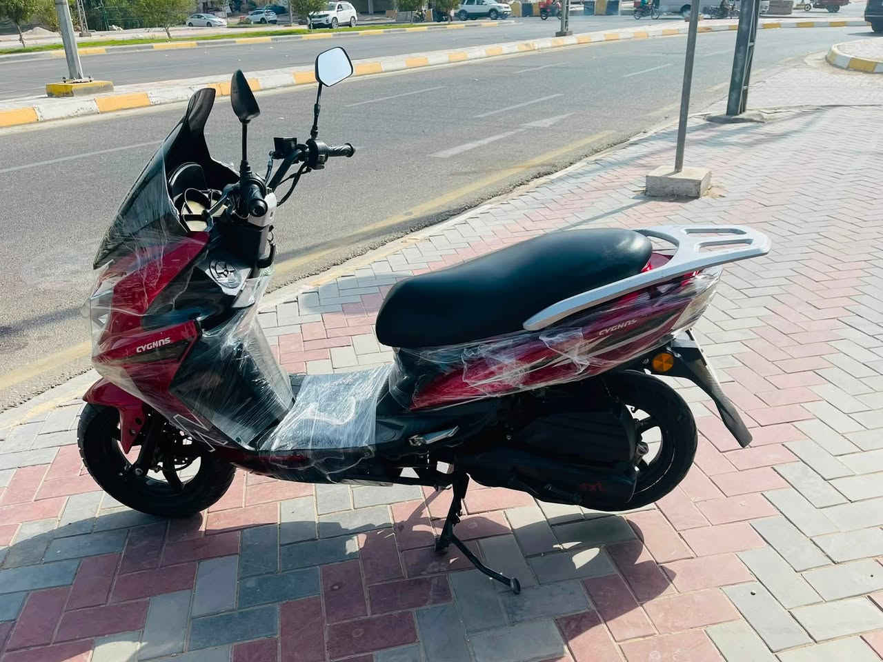السلام عليكم دراجه لبيع سكنز حديث مديل 2024 دراجه شغاله بلاديه كله سلف هندر كهربائي شغاله لايت  زنون شاير عداد مال بانزين مال شحن كله شغال دبلات كدام وره بريكات كدام وره زوج تواير جدد جلاتي اصلي شلعه قويه مكينه ناعمه بلاديه سعر 325 بيه مجال قليل متوازي على بيعته مكان كربلاء رقم ***********
