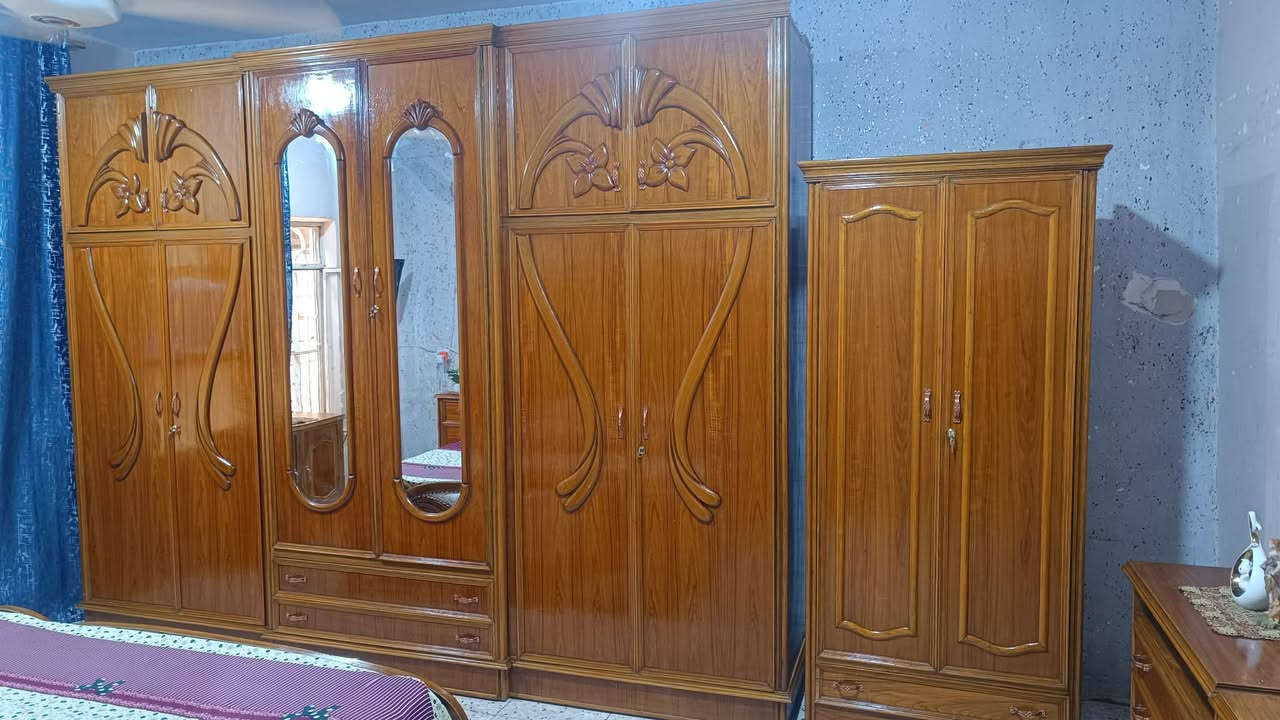 مكلفه بلنشر غرفه تسكام صاج داخل وخارج ام السته طابقين النوع الثقيل السعر مليون وبيه مجال قليل مكانه مشروع للاتصال ع الرقم ***********
