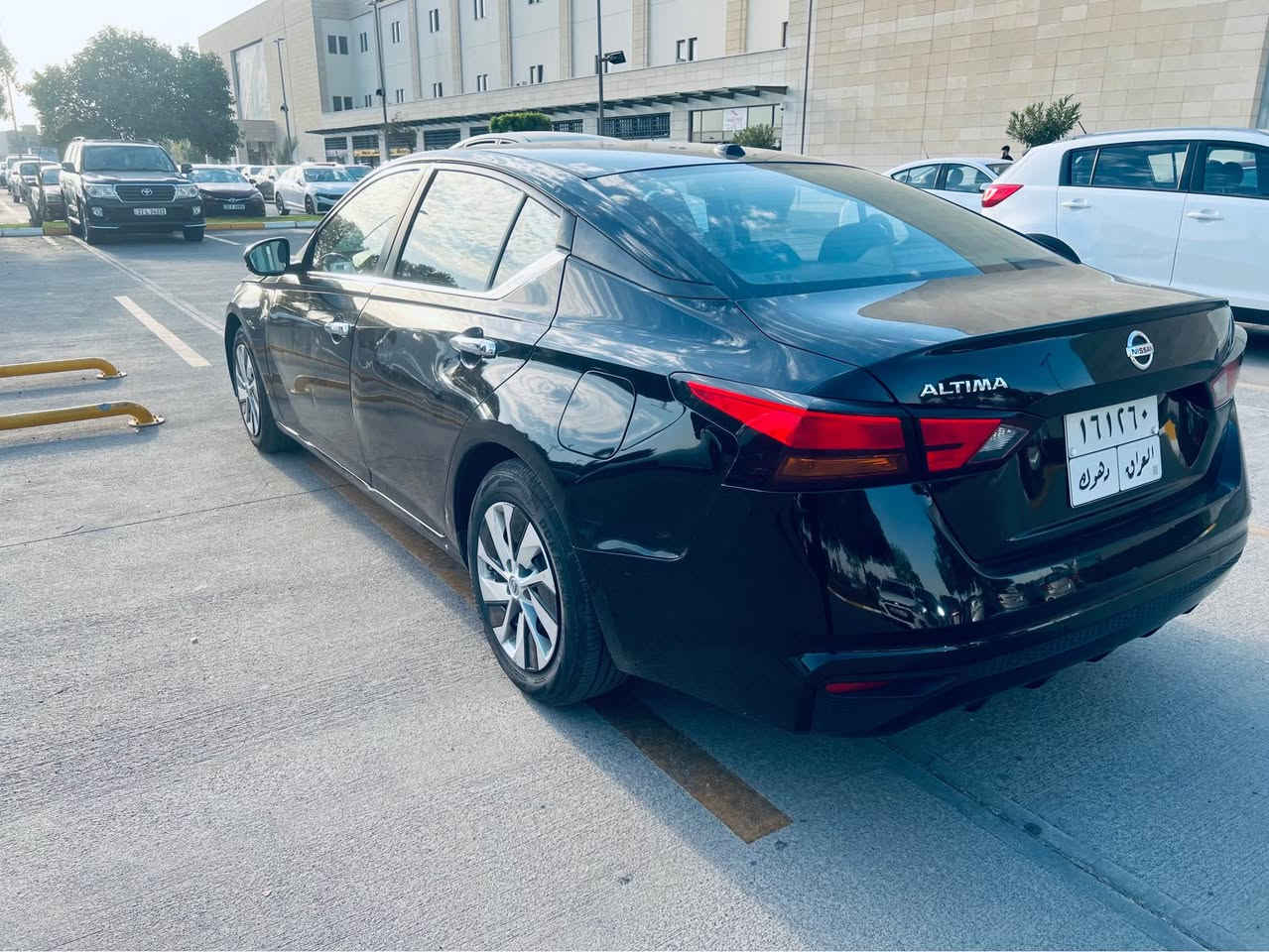 نيسان التيما 
موديل 2020
مةكينةو كير تبريد بةشةرت
نيو دةركةو جاملغ و بستةك بونيت سبوغة
نرخ 112
*********** أربيل, العراق
