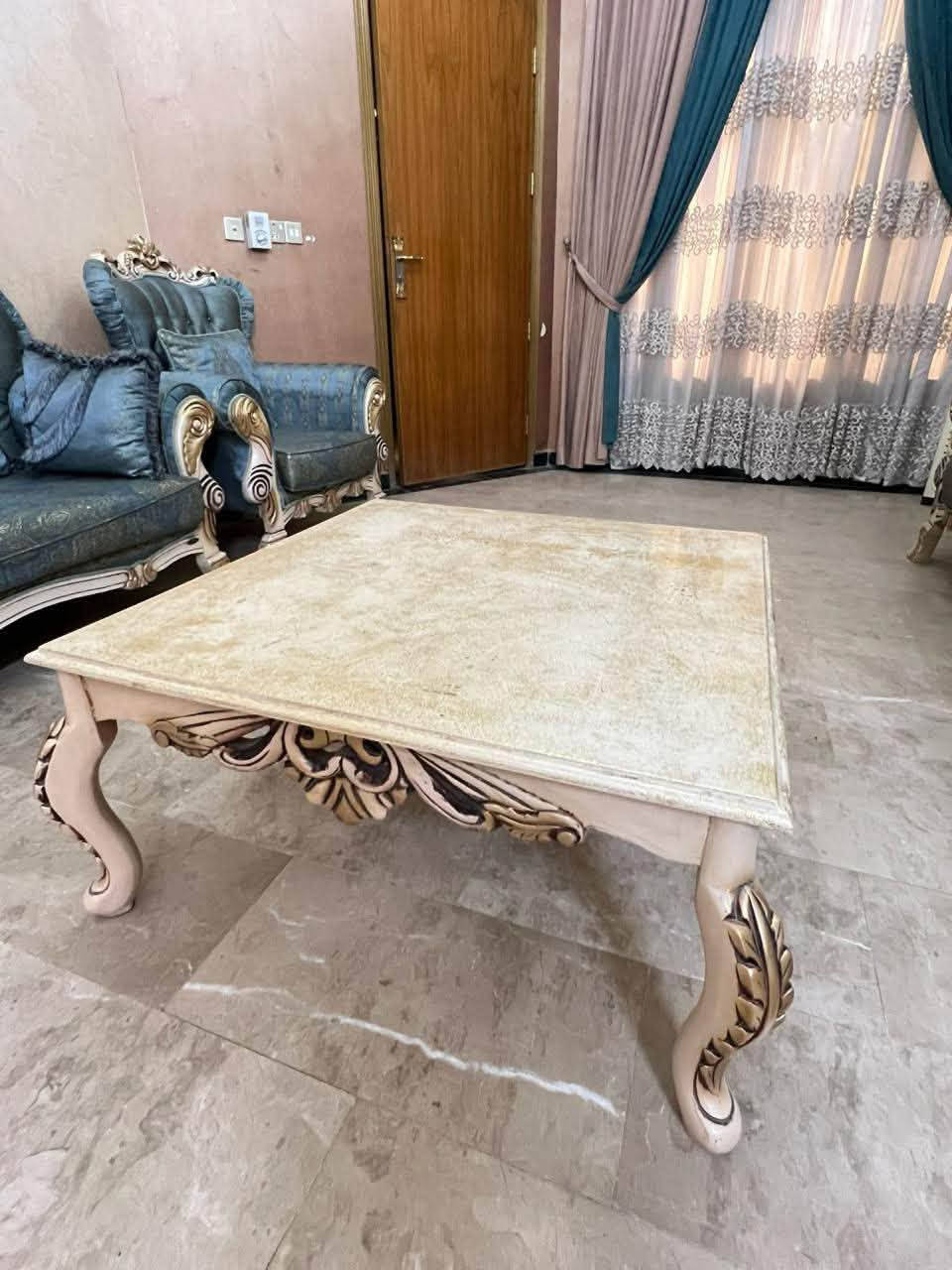 سيت تخم تركي
تخم تركي عدد المقاعد ١٠ استخدام جدا قليل

مع السيت طبلات موضحة بالصور مع البردات ٣ قطع

السعر مليون و بيه مجال

*********** واتس
