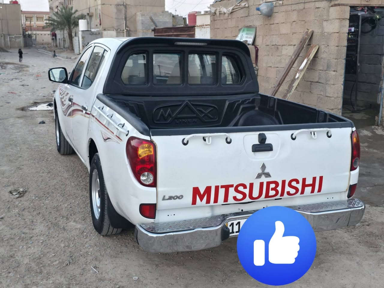 السلام عليكم
بيك اب ميتسوبيشي L200 موديل ٢٠١١رقم بغداد نكليزي..
السيارة تحويل 
تخم تاير كير مكينة حدادية تبريد بيها [سونار ]
سعر 85 ورقة بيها مجال  إذا مو شراي، لا تتصل
مكاني العمارة / ***********
