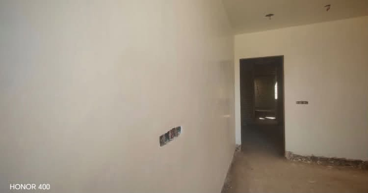 خلفه جص وبورك متفرغ شرط شغل درجه اولى بغداد ونشتغل بكل مناطق بغداد ***********

نص مكتوب في الصور:
- HONOR 400