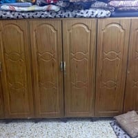 بوفيه • ٦ أبواب • وبيها مجال
