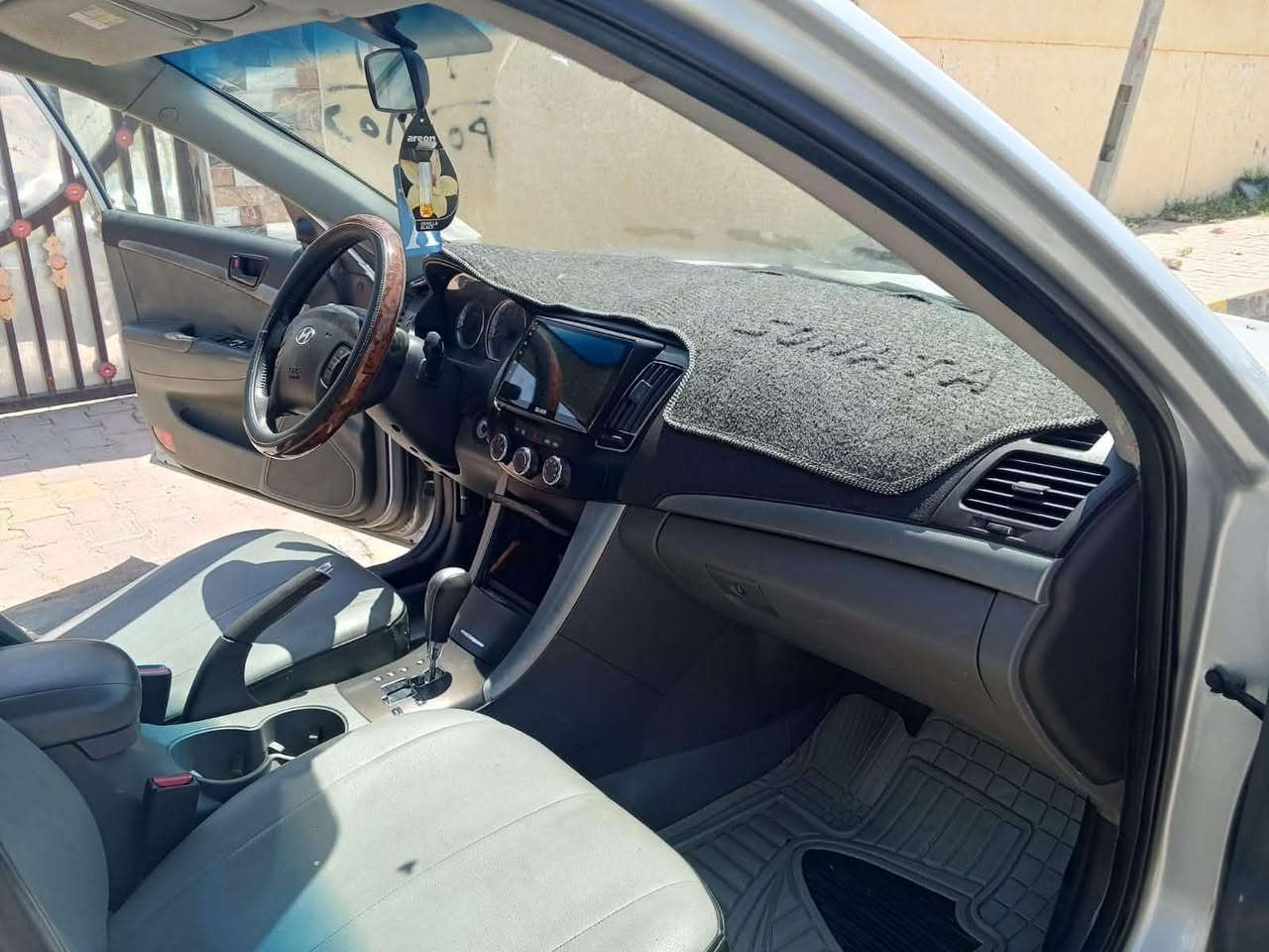 سوناتا ٢٠١٠رقم انبار مميز فقط جاملغ مبدل والاصلي موجود والباقي كله كفاله *********** السعر ١٢٥

