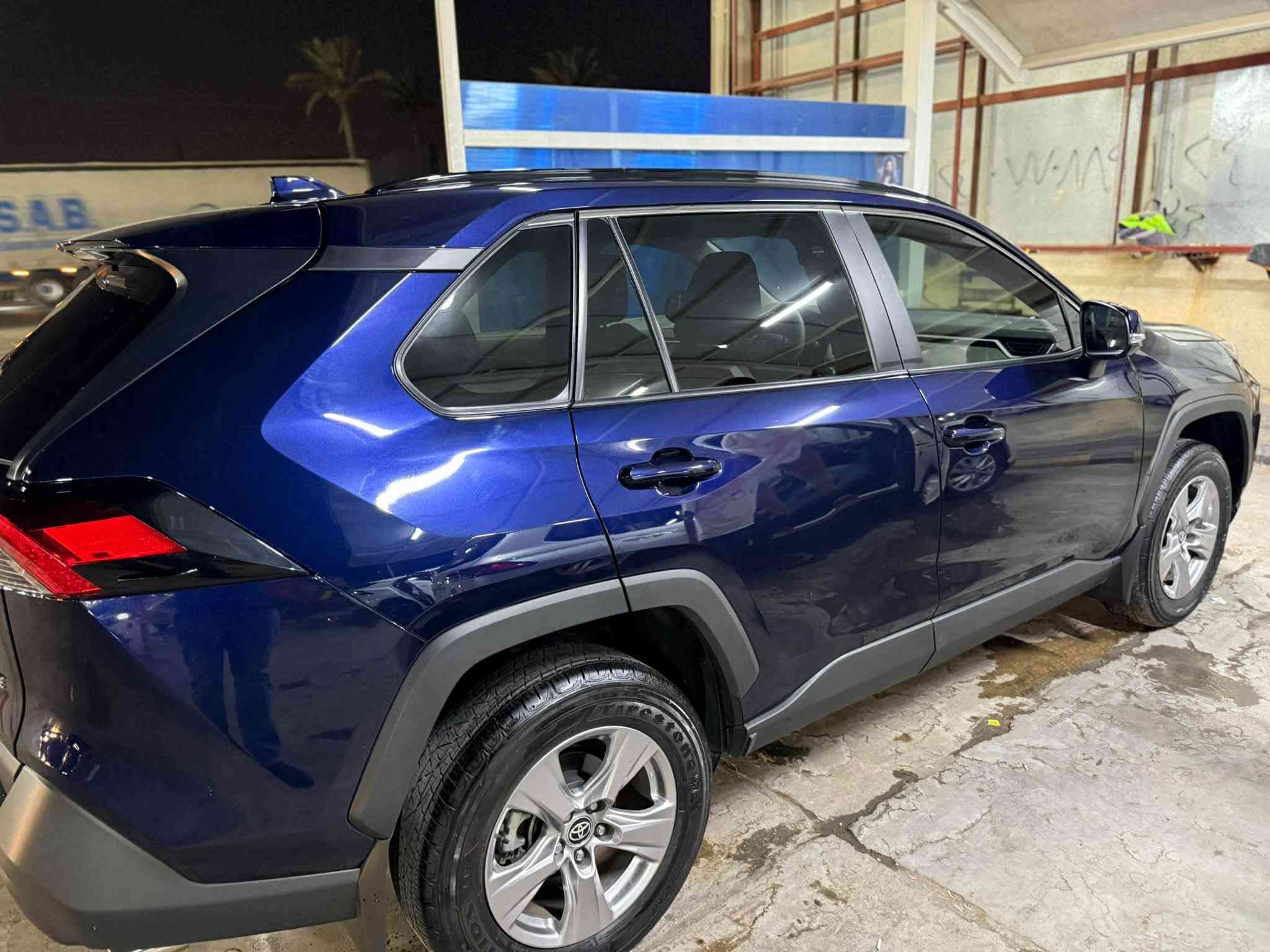 السلام عليكم
🚘 للبيع فقط 
تويوتا RAV4 
بانزين السيارة موديل 2025 ماشية 13700 
رقم شهداء بأسمي اني مستوردهة
اللون ازرق نيلي
🔹 وارد أمريكي 🇺🇸
🔹بدون قطرة صبغ
🔹 ذيل الجاملغ الامامي اقل الشبر تعديل بدون صبغ غلفته فابيانو بس
السيارة سستم كامل 
🔹 جاهزة من كل شيء
📍 الموقع: بغداد – البلديات
السعر 225 ورقة وبيه مجال بسيط
رقم ***********
