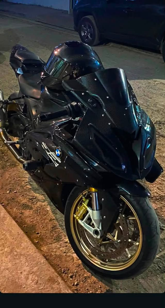 السلام عليگم بيئم موديل  BMW 2018 وارد كندي
للبيع أو مراس ب TAMX 2011 
الدراجه مصروف عليهـا هـواي كلش 
الدراجه گلها كاربون وعليهـا برمجه ماشيه 29 الف  
كفاله عامه مكينه وكير السعر 100 ورقه 
العنوان البياع 
للاتصال والاستفسار ***********
